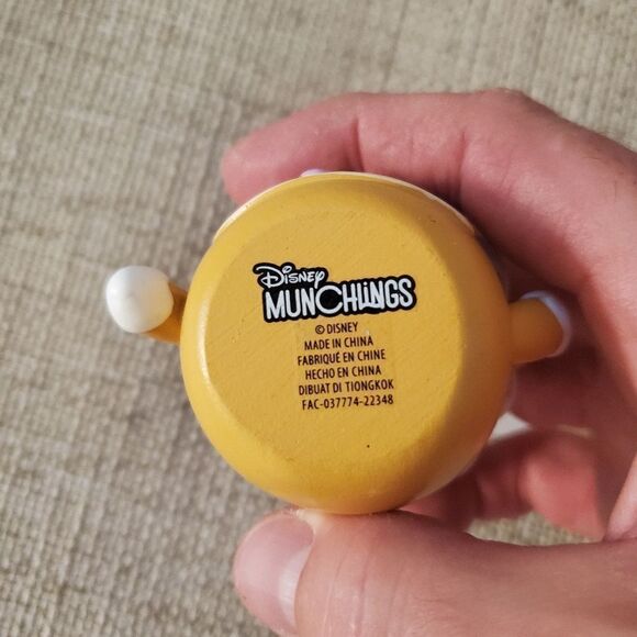 ✨DISNEY MUNCHLINGS✨ Mickey Mouse Cinnamon Bun Sketchbook Ornament - NEW! - Picture 9 of 9